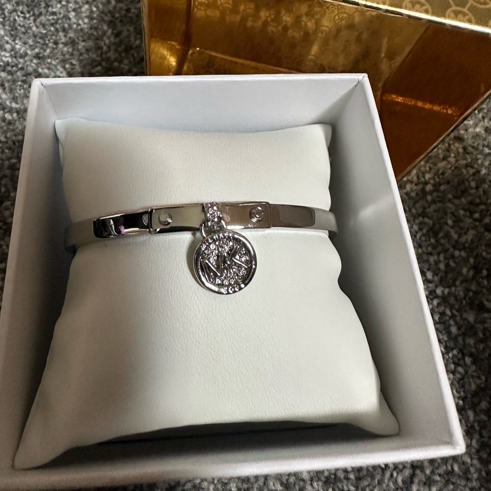 Michael Kors silver tone bangle bracelet - Picture 4 of 9